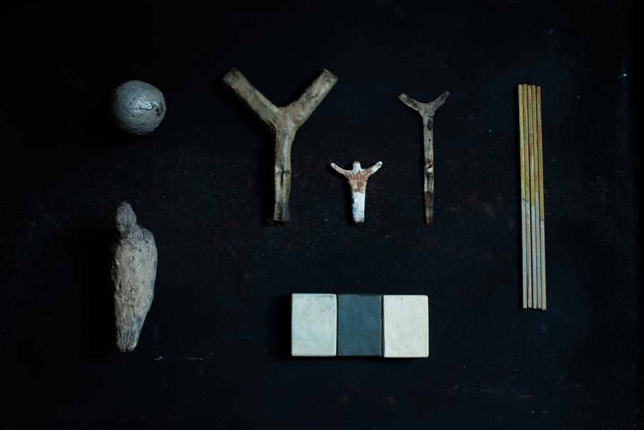 Image of objects made by Ryuji Mitani against black background